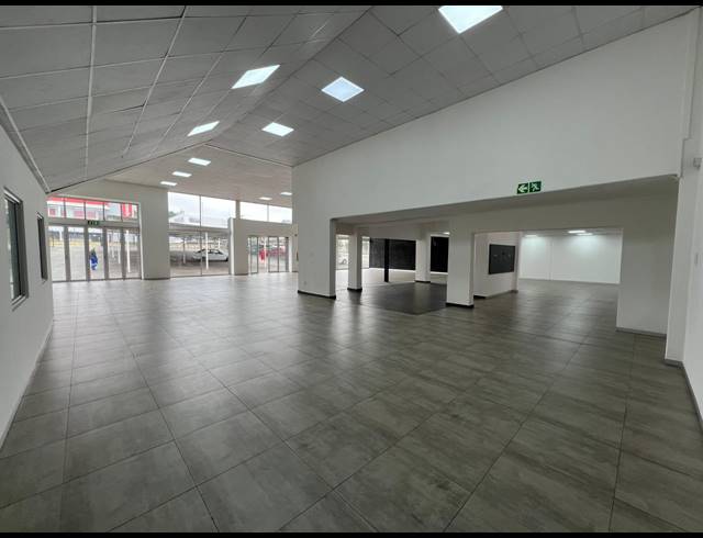 600M² WAREHOUSE TO LET IN FERNDALE